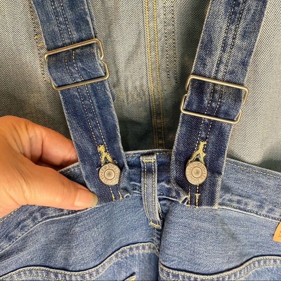 NWT Levi’s Bib Overalls Denim Adjustable Straps - Picture 6 of 14